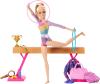 Image Coffret 10 Accessoires Barbie HRG52 Gymnastique - 1 Poupée Blonde, Pince en C, Poutre D’Équilibre, Combinaison D’Échauffement