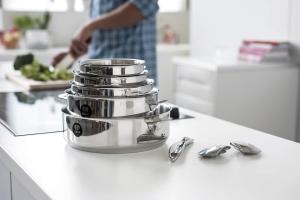 Image Pack 4 Casseroles Bekaline 12326984 Evolution Série + 1 Manche Amovible en acier inoxydable 14/20 cm