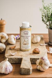 Image Coffret La Tourangelle - 3 Huiles Infusées Basilic, Ail Et Thym & Romarin Goût Intense Savoureux Pour Les Gourmands Passionnés De Cuisine , 250 Ml