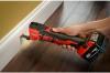 Image Outil multifonction en orbite sans fil Milwaukee 2626-20 M18 - 18 000 OPM 18 V lithium-ion avec lames de coupe du bois et tampon de ponçage