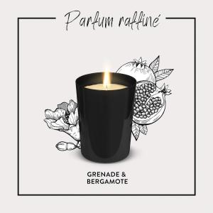 Image Bougie Parfumée Air wick - Parfum Raffiné Grenade et Bergamote - Jusqu’à 40h