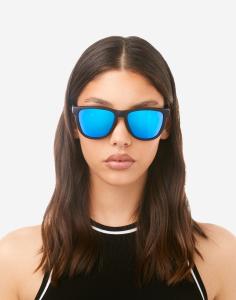 Image Lunettes de Soleil Hawkers One Raw Polarized Black Sky - Mixte à 18€