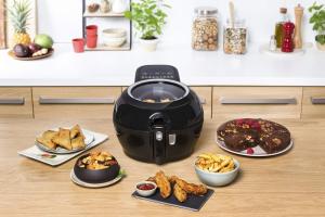 Image Seb YY3825FB - Friteuse Sans Huile 1.2kg - Noir à 99,99€