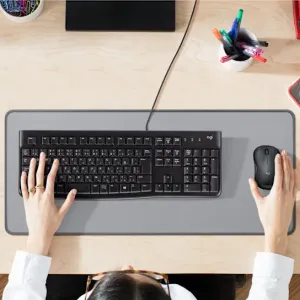 Image Sous-main Logitech Desk Mat Studio Series - Rose sombre, Lilas ou Gris Moyen à 17,99€