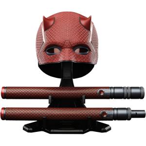 Image Masque et matraque de cosplay Marvel Legends Hasbro Daredevil: Born Again - Rouge/Noir à 86,99€