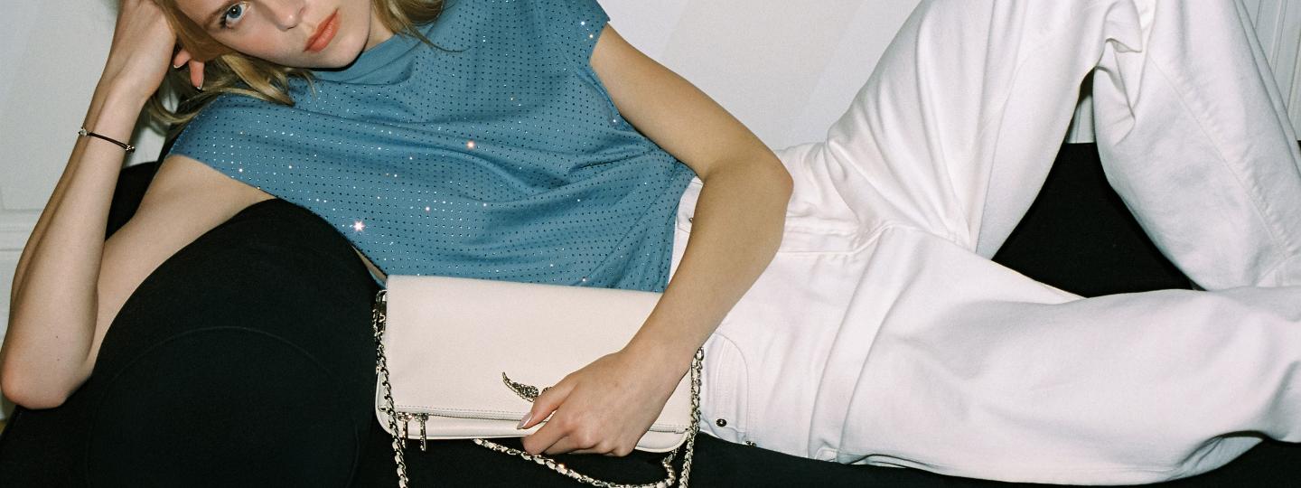 Image Une boutique officielle au style rock et premium